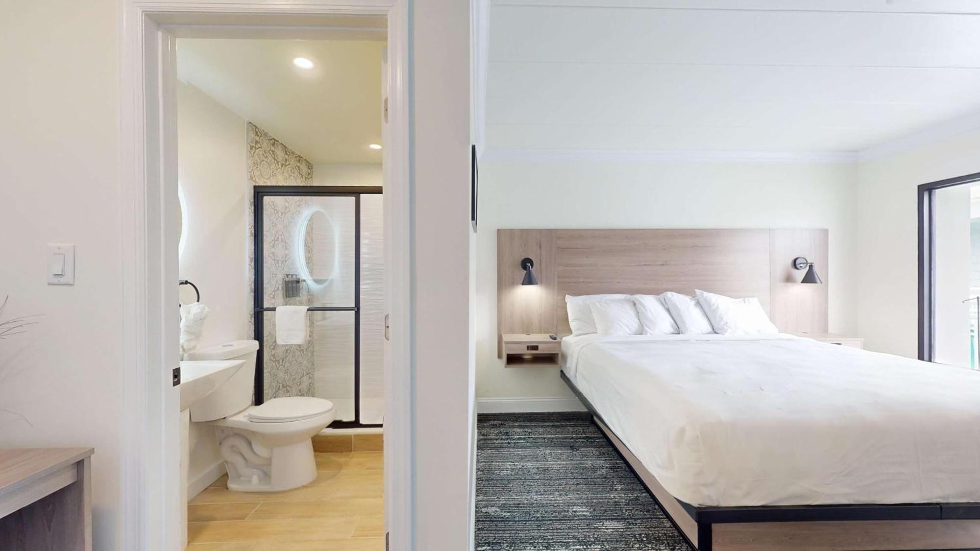 The Atlantic, Bw Signature Collection Hotel 2*